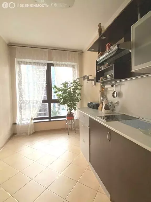 2-комнатная квартира: Тюмень, улица Максима Горького, 68 (71.7 м) - Фото 1