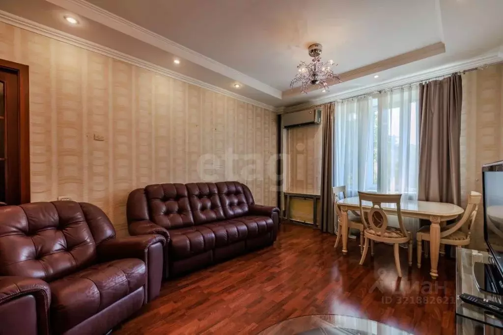 2-к кв. Татарстан, Казань ул. Нурсултана Назарбаева, 35к1 (68.0 м) - Фото 0