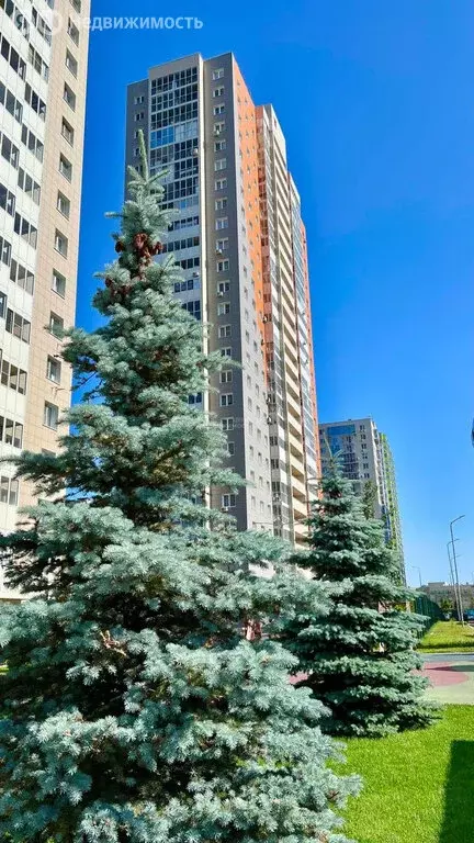 2-комнатная квартира: Казань, улица Рауиса Гареева, 105 (66.7 м) - Фото 0