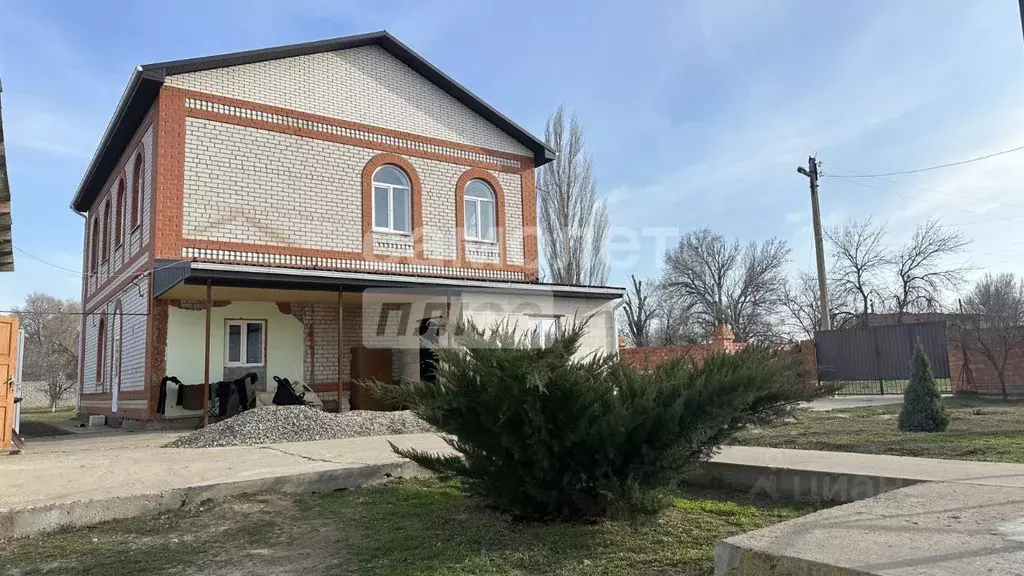 Дом в Астраханская область, Красноярский муниципальный округ, пос. ... - Фото 1