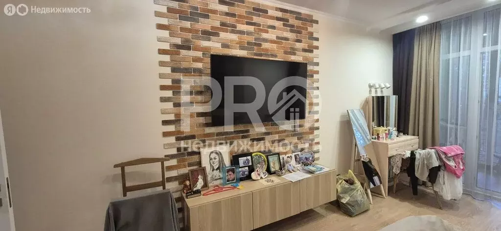 3-комнатная квартира: посёлок Красный Бор, улица Энергетиков, 12к2 ... - Фото 1