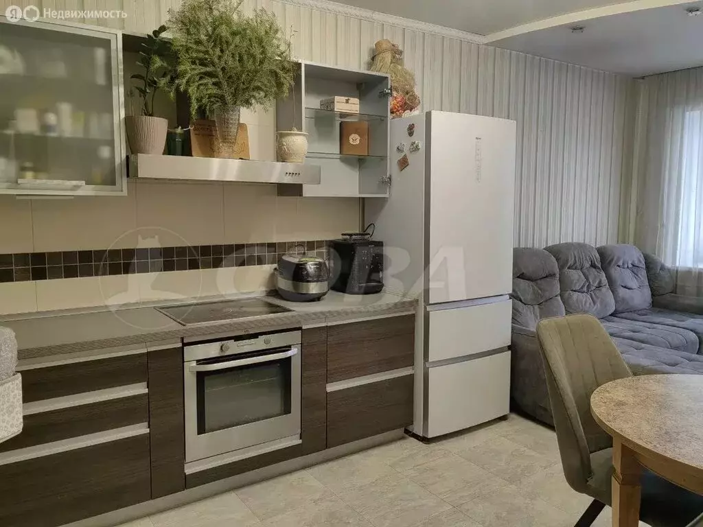 3-комнатная квартира: Тюмень, улица Котельщиков, 2 (101 м) - Фото 2