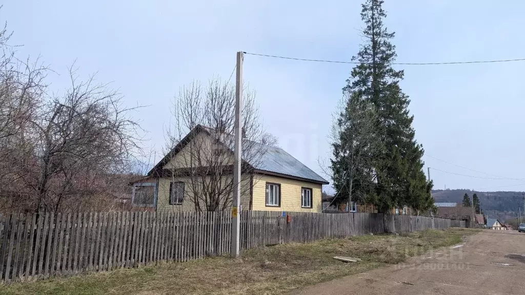 Дом в Башкортостан, Нуримановский район, Красноключевский сельсовет, ... - Фото 1