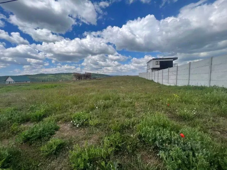 Участок в Крым, Симферопольский район, Добровское с/пос, с. Пионерское ... - Фото 2