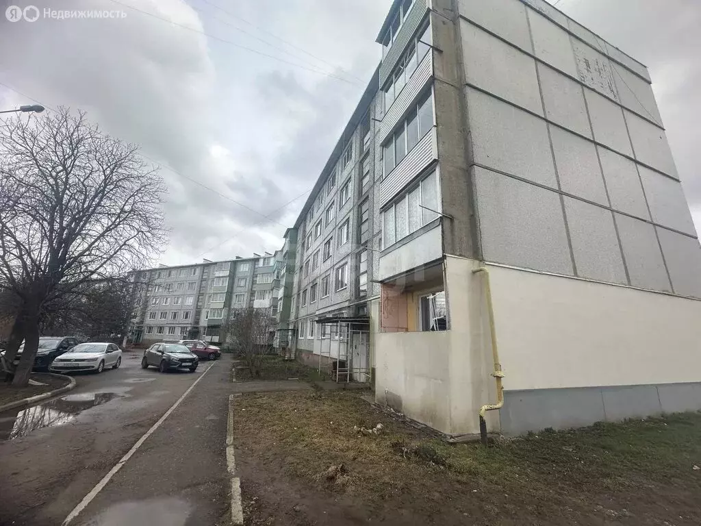 3-комнатная квартира: Венёв, микрорайон Южный, 15 (62.2 м) - Фото 1