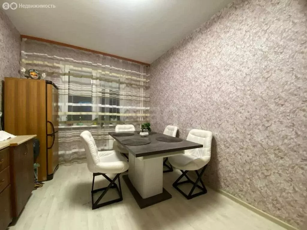 3-комнатная квартира: Энгельс, посёлок Керамический (78 м) - Фото 1