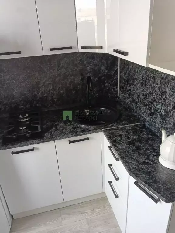 2-к кв. Красноярский край, Красноярск ул. 60 лет Октября, 32 (45.0 м) - Фото 1