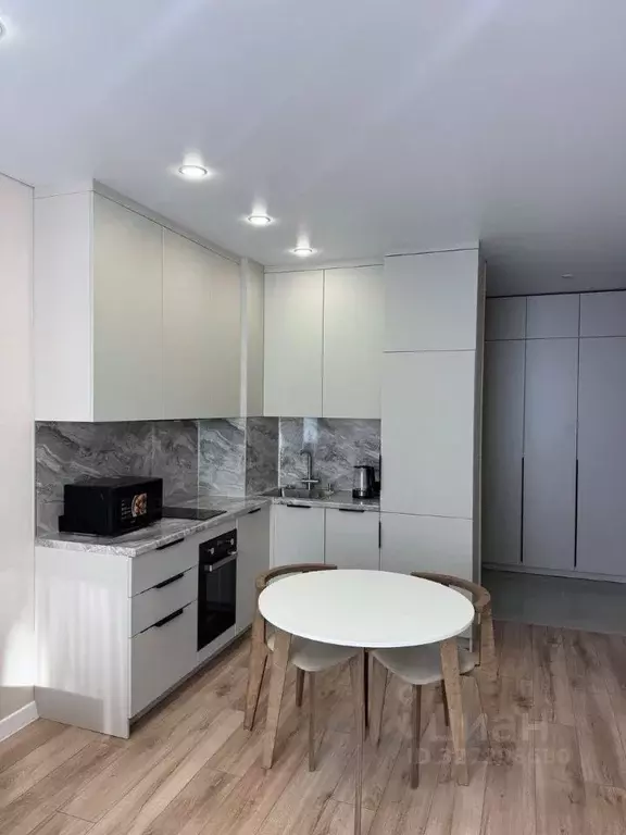 1-к кв. Тюменская область, Тюмень ул. Краснооктябрьская, 4 (49.0 м) - Фото 1