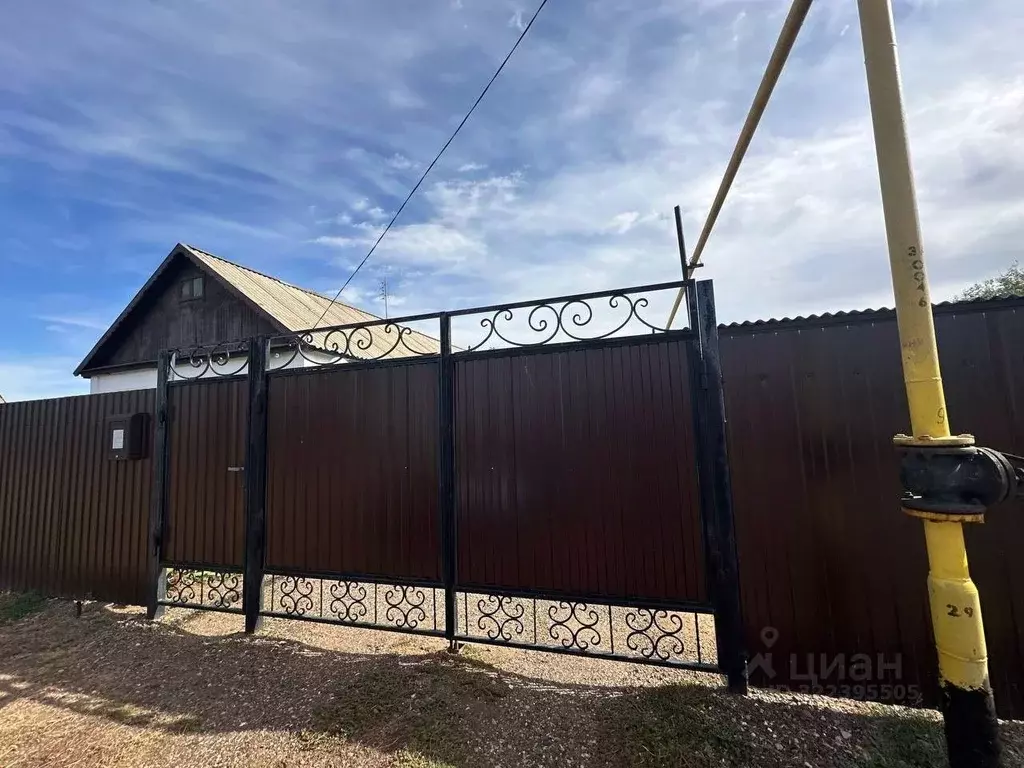 Дом в Оренбургская область, Соль-Илецкий муниципальный округ, с. ... - Фото 2