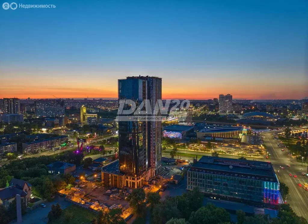 2-комнатная квартира: Челябинск, улица Труда, 157А (70.6 м) - Фото 0