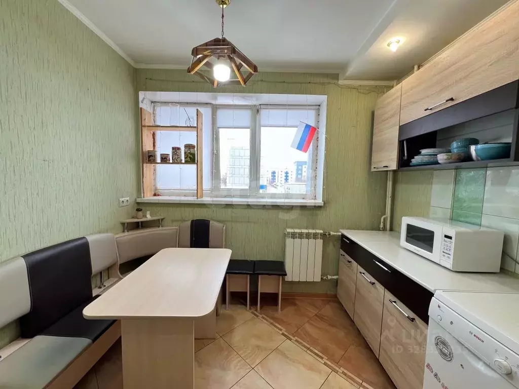 3-к кв. Ямало-Ненецкий АО, Новый Уренгой Ленинградский просп., 8 (64.8 ... - Фото 2