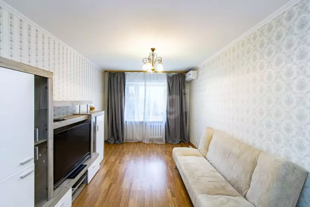 1-к кв. Тюменская область, Тюмень ул. Малыгина, 51 (50.0 м) - Фото 0