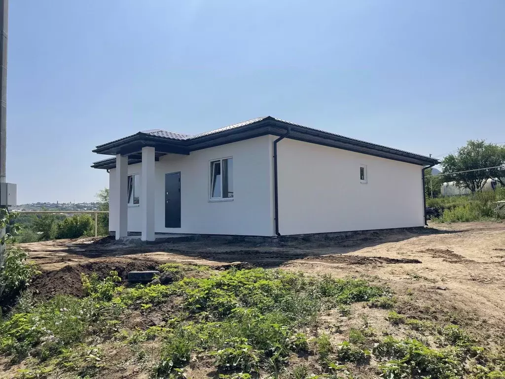 Дом в Саратовская область, пос. Расково ул. Юбилейная, 3 (100 м) - Фото 0