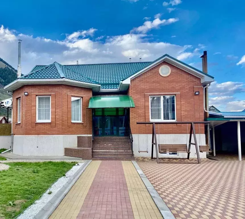 Дом в Карачаево-Черкесия, Теберда Карачаевский городской округ, ул. ... - Фото 1