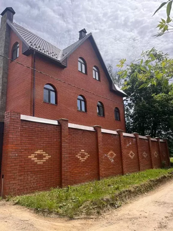 Дом в Тульская область, Алексин  (302 м) - Фото 1