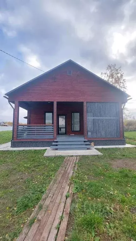 Дом в Новгородская область, Новгородский район, Ракомское с/пос, д. ... - Фото 1