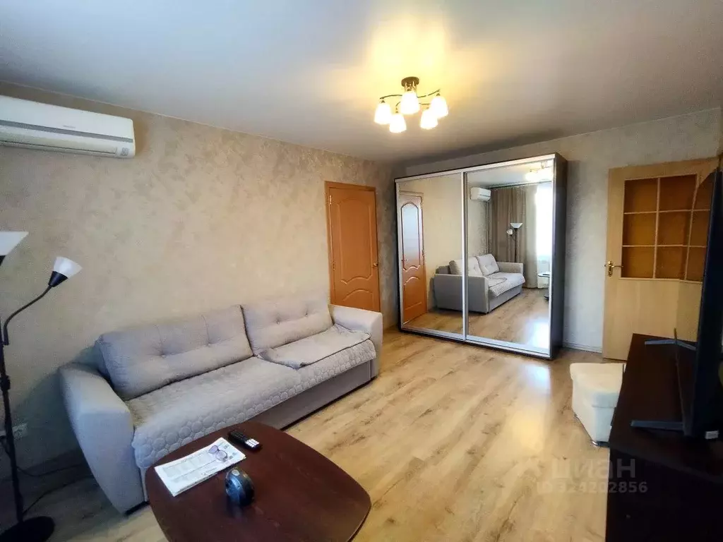 2-к кв. Севастополь просп. Октябрьской Революции, 56А (50.6 м) - Фото 2