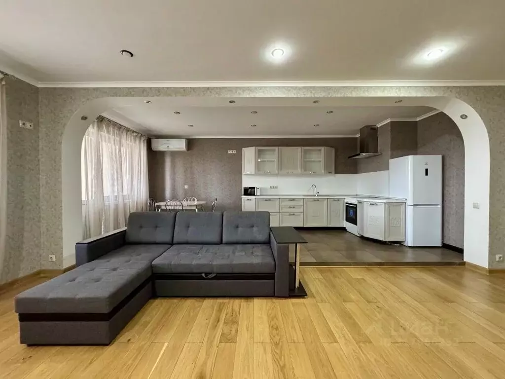 2-к кв. Краснодарский край, Сочи ул. Демократическая, 43 (82.5 м) - Фото 0