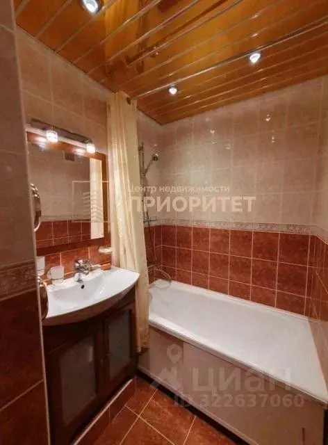 2-к кв. Саха (Якутия), Якутск Октябрьская ул., 27/2 (47.0 м) - Фото 1