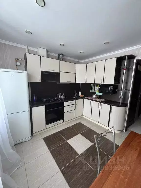 2-к кв. Татарстан, Альметьевск ул. Шевченко, 132 (60.0 м) - Фото 1