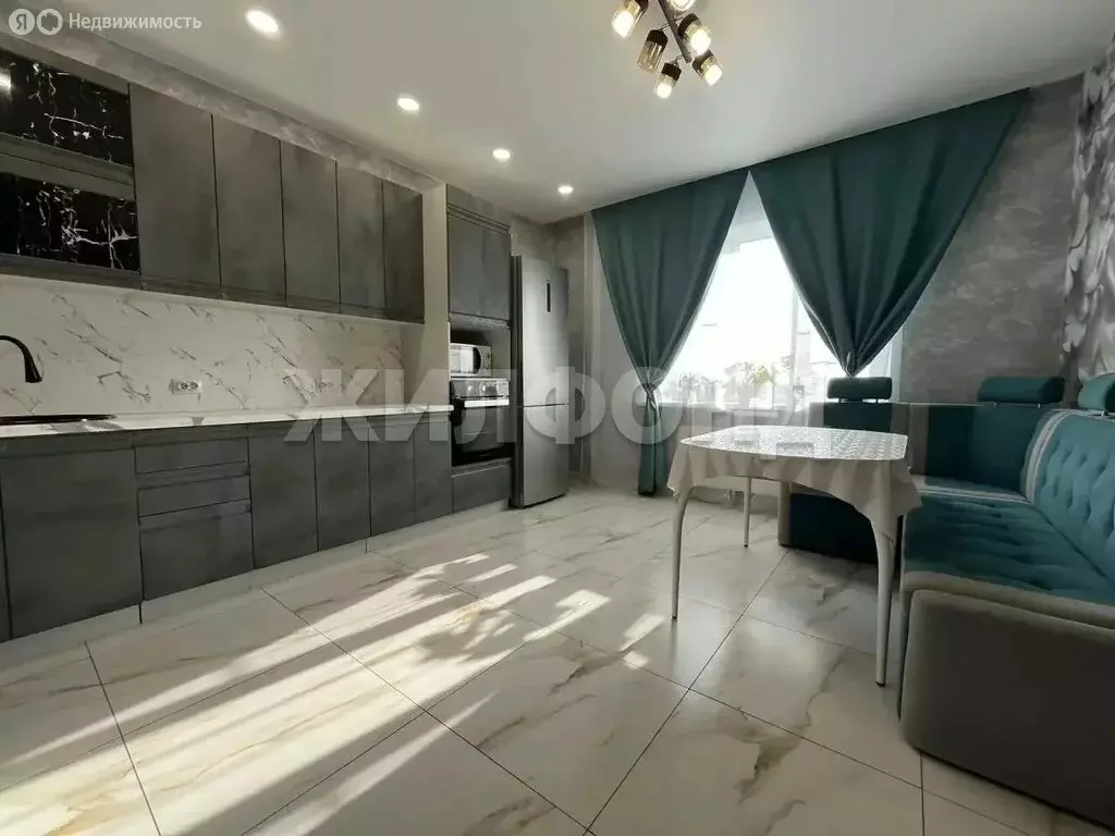 3-комнатная квартира: Обь, Октябрьская улица, 5 (73 м) - Фото 1