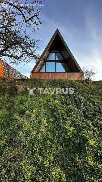 Дом в Республика Крым, муниципальный округ Алушта, село Лучистое (35 ... - Фото 1