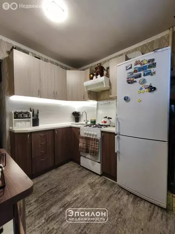 3-комнатная квартира: Курск, Центральный округ, Школьная улица, 5к1 ... - Фото 1