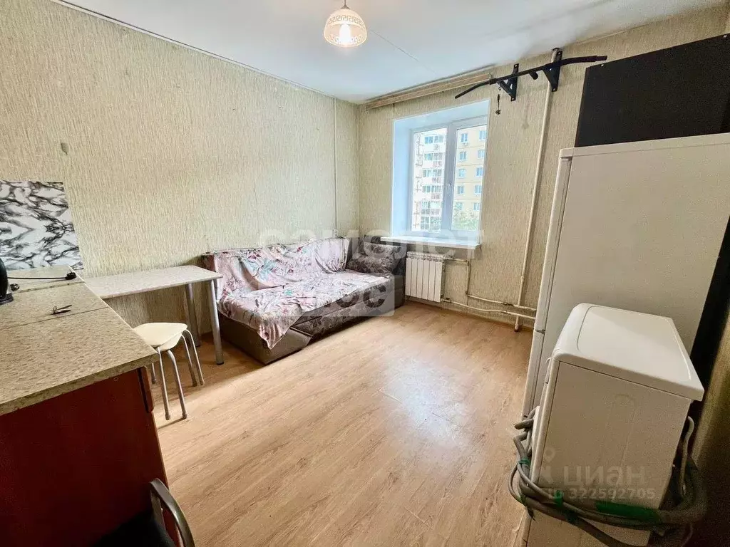 Комната Свердловская область, Екатеринбург ул. Репина, 21 (12.0 м) - Фото 1