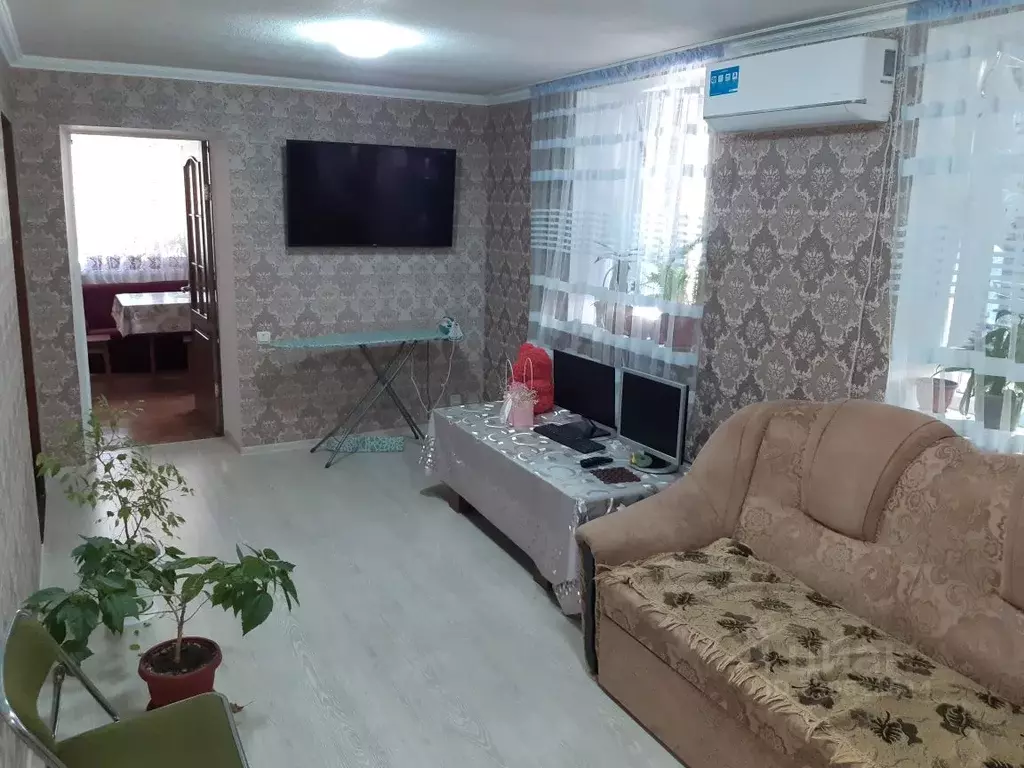 Дом в Крым, Сакский район, Митяевское с/пос, с. Шелковичное ул. ... - Фото 2