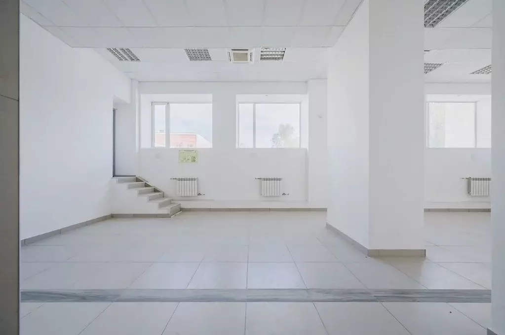 Помещение свободного назначения в Свердловская область, Екатеринбург ... - Фото 1