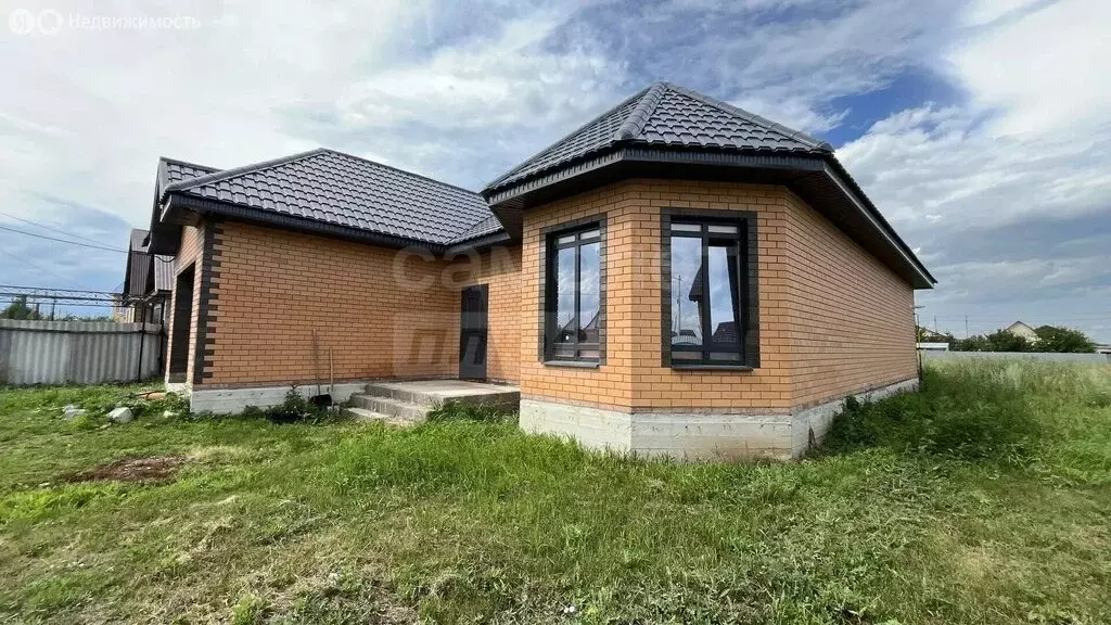 Дом в посёлок Саракташ, улица Матросова, 8 (168.5 м) - Фото 1