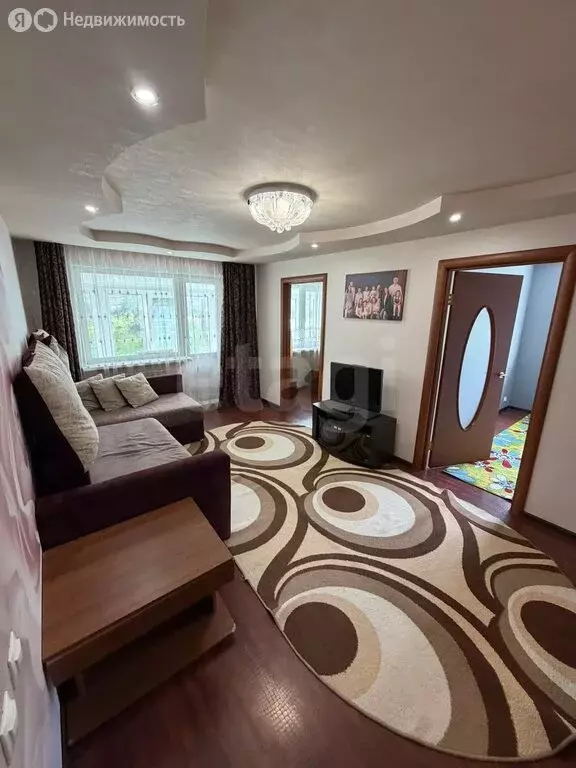 3-комнатная квартира: Юрюзань, улица Ильи Тараканова, 15 (61 м) - Фото 2