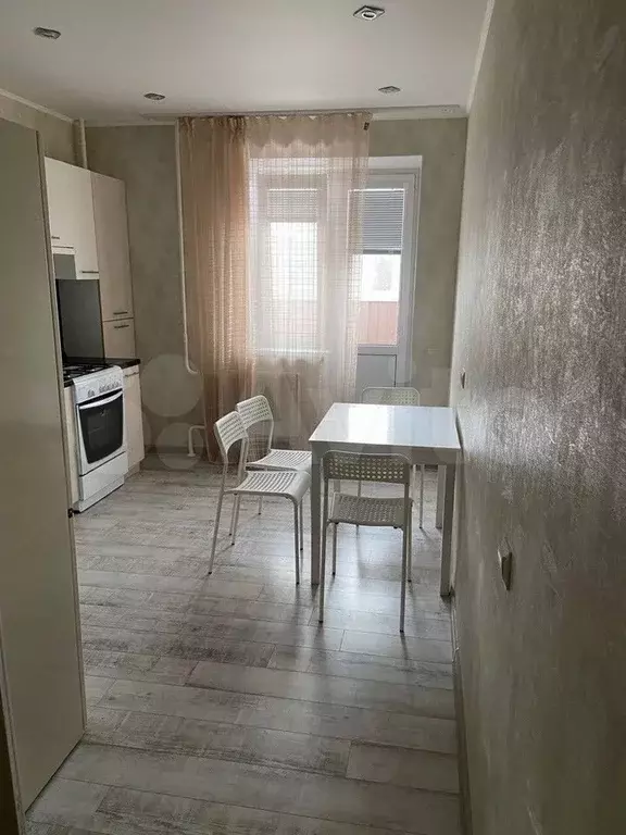1-к. квартира, 42 м, 4/10 эт. - Фото 1