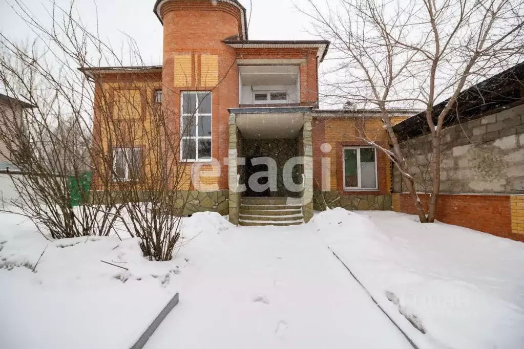 Дом в Красноярский край, Красноярск Караульная ул., 22 (425 м) - Фото 1