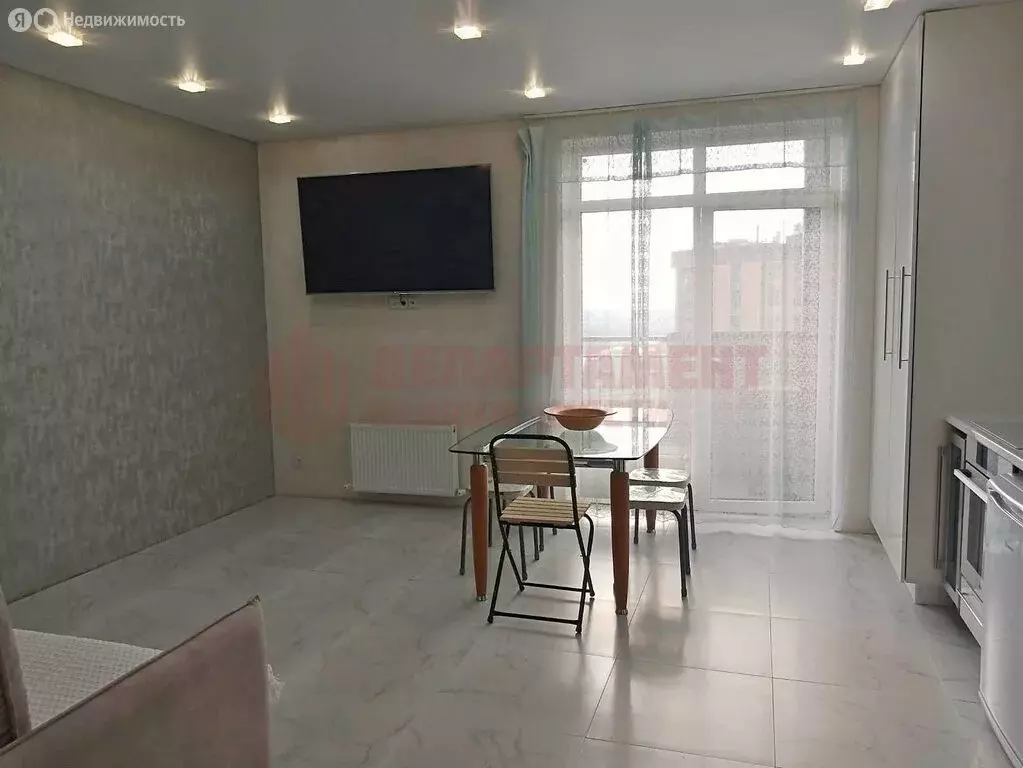 Квартира-студия: Астрахань, улица Набережная Приволжского Затона, 20Г ... - Фото 1