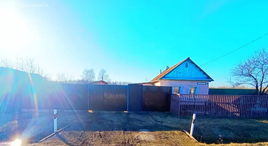 Дом в Свердловская область, Каменский муниципальный округ, посёлок ... - Фото 1