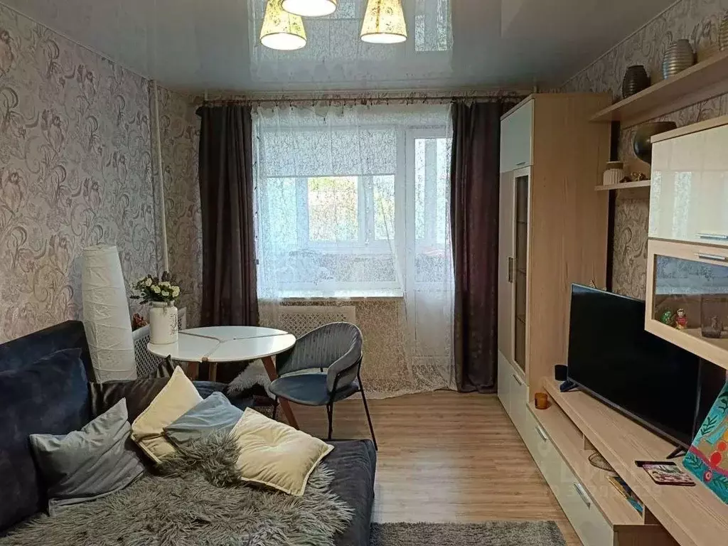 3-к кв. Белгородская область, Белгород ул. Челюскинцев, 35 (71.7 м) - Фото 0