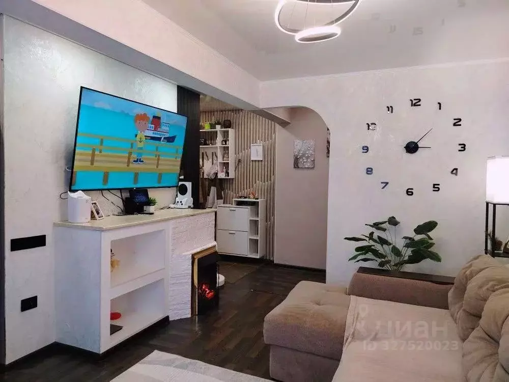 3-к кв. Омская область, Кормиловка рп ул. Ленина, 117 (59.9 м) - Фото 1