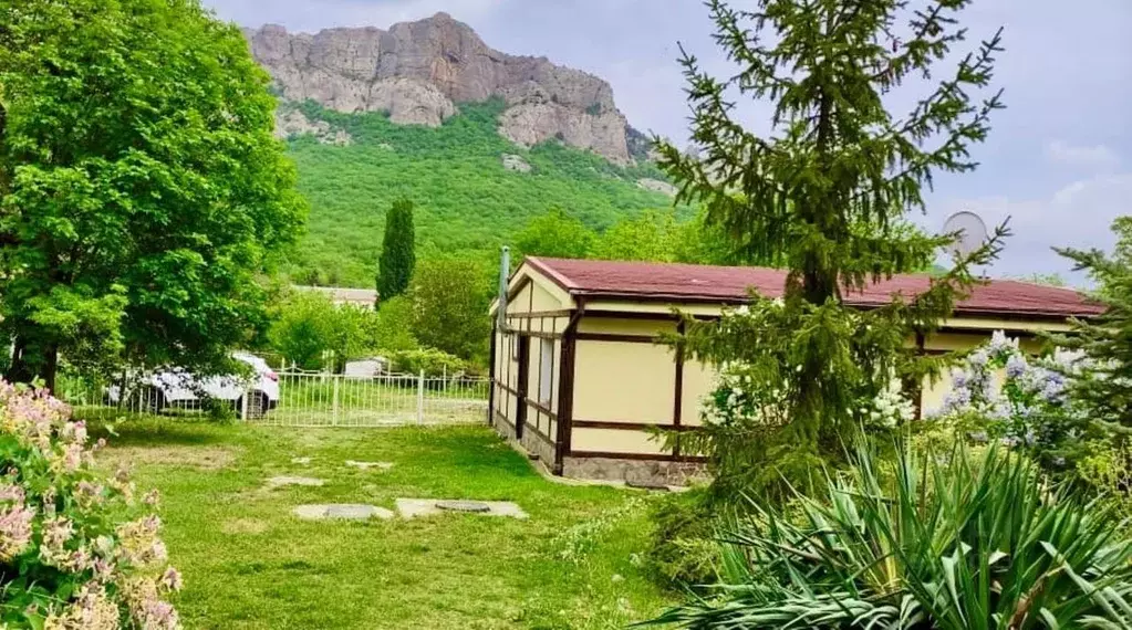 Дом в Крым, Феодосия муниципальный округ, с. Краснокаменка ул. Ленина, ... - Фото 0