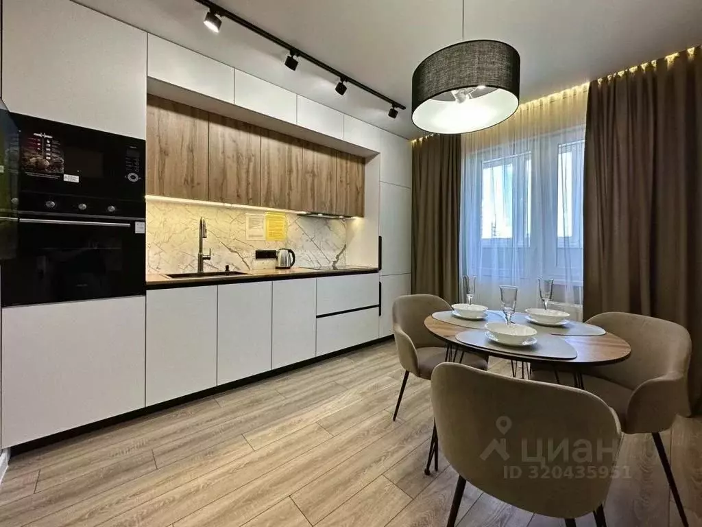 2-к кв. Оренбургская область, Оренбург ул. Автомобилистов, 13 (65.0 м) - Фото 1