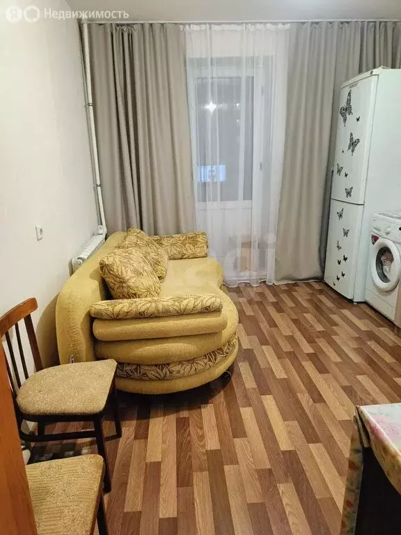 Квартира-студия: Набережные Челны, улица Нур Баян, 6 (18 м) - Фото 1