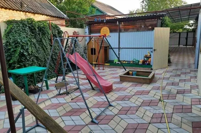 Дом в Краснодарский край, Ейск ул. Осипенко, 27 (43 м) - Фото 2