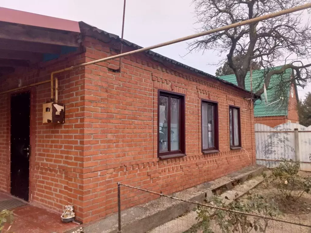 Дом в Краснодарский край, Ейский район, Камышеватская ст-ца Советская ... - Фото 1