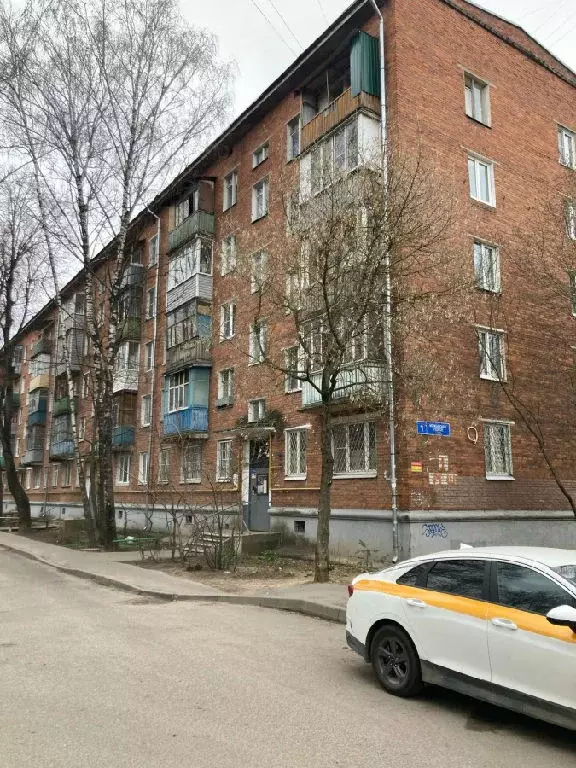 Продается комната в 3-комнатной квартире - Фото 0