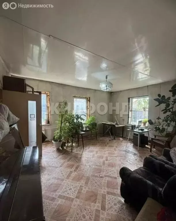 Дом в Кызыл, улица Новосёлов (600 м) - Фото 2