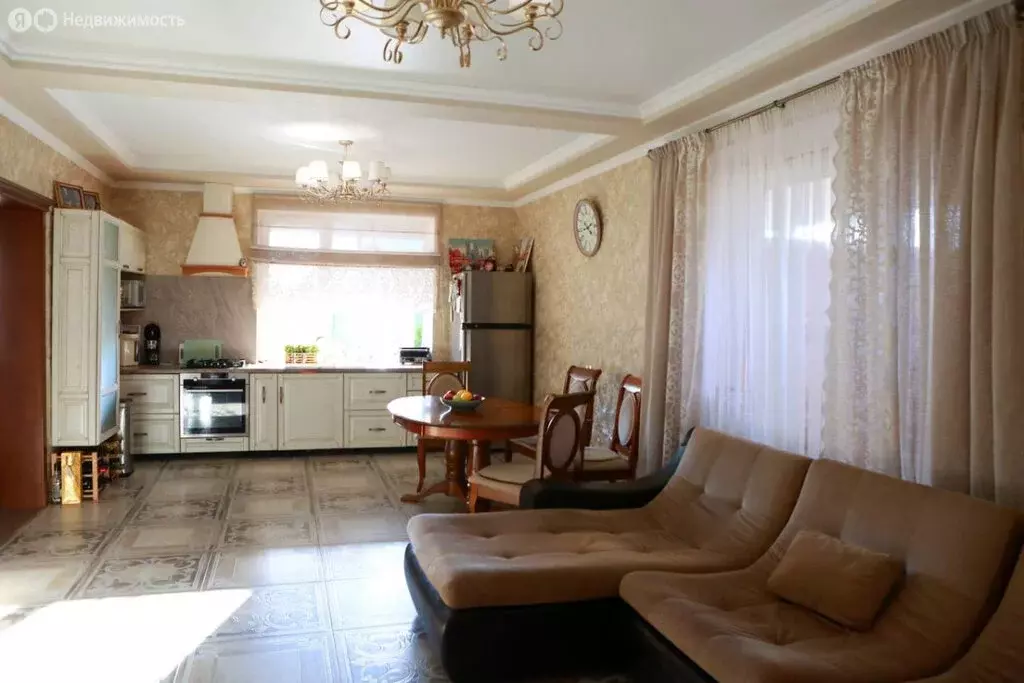 Дом в посёлок Белозёрный, улица Казачат, 9/1 (100 м) - Фото 1