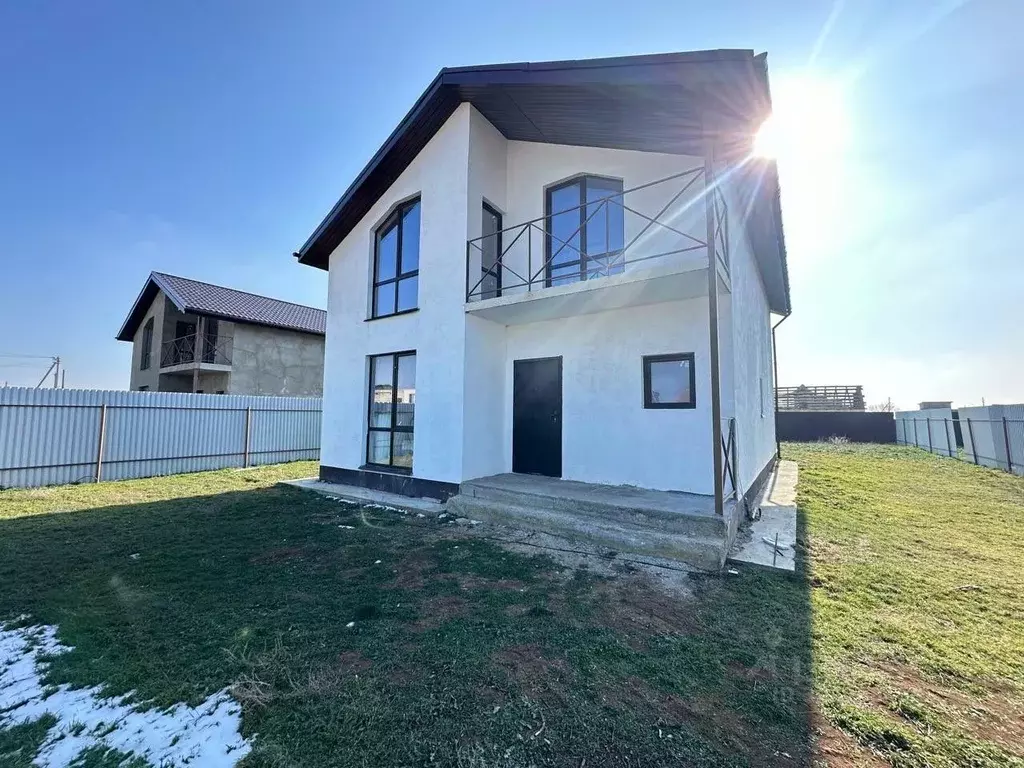 Дом в Крым, Сакский район, с. Молочное ул. Западная, 1 (155 м) - Фото 1