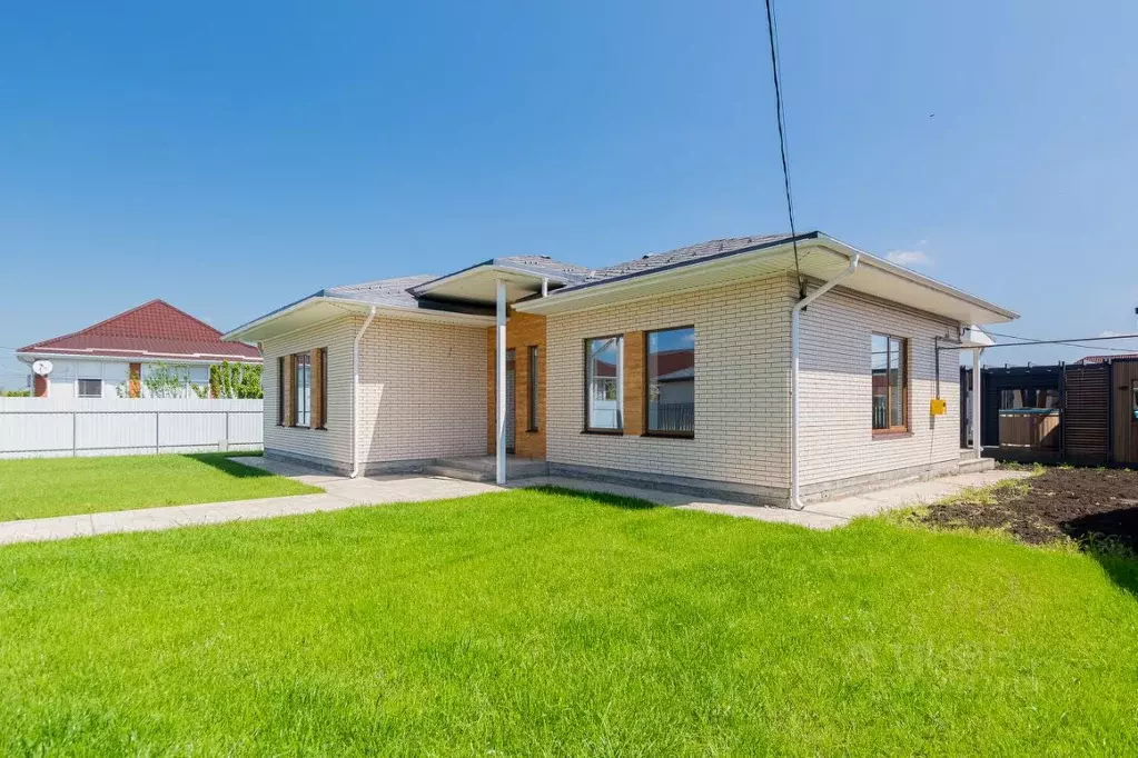 Дом в Краснодарский край, Динской район, с. Красносельское, Солнечный ... - Фото 1