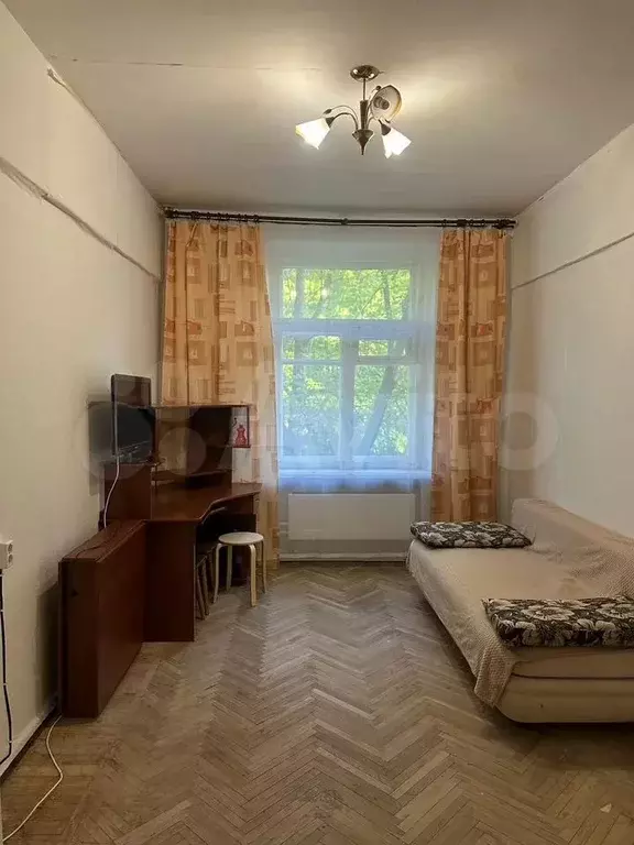 Комната 15 м в 3-к., 2/4 эт. - Фото 0
