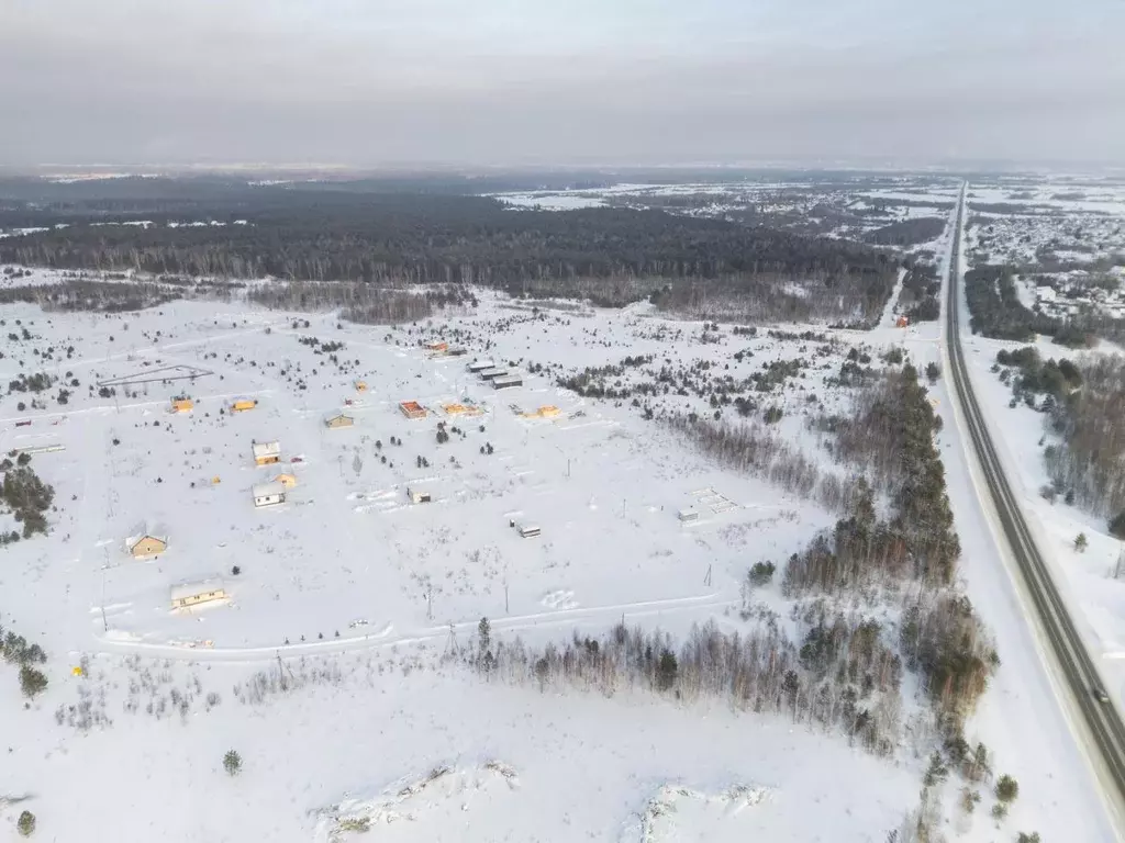 Участок в Томская область, Томский район, Деревня Петровский уч пер. ... - Фото 1